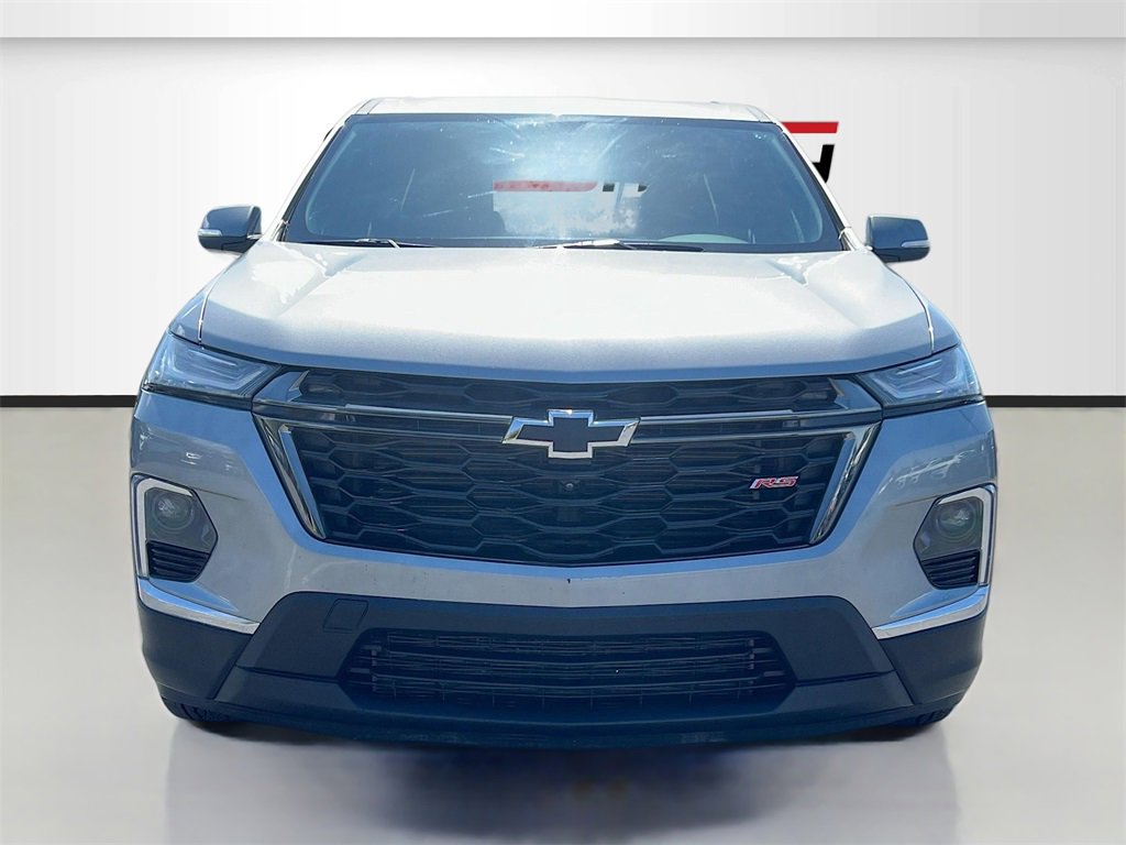 Used 2023 Chevrolet Traverse RS image 2