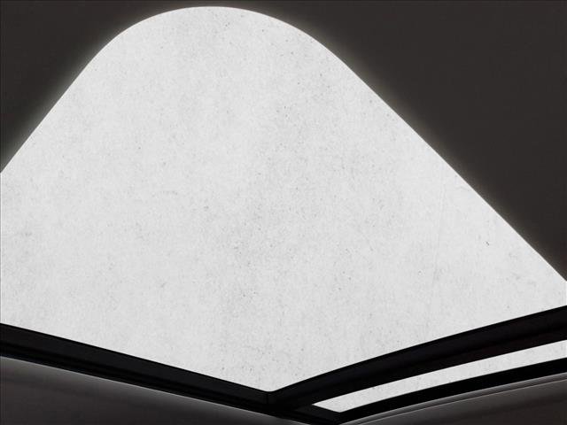 New 2025 Land Rover Defender 90 X-Dynamic SE image 15