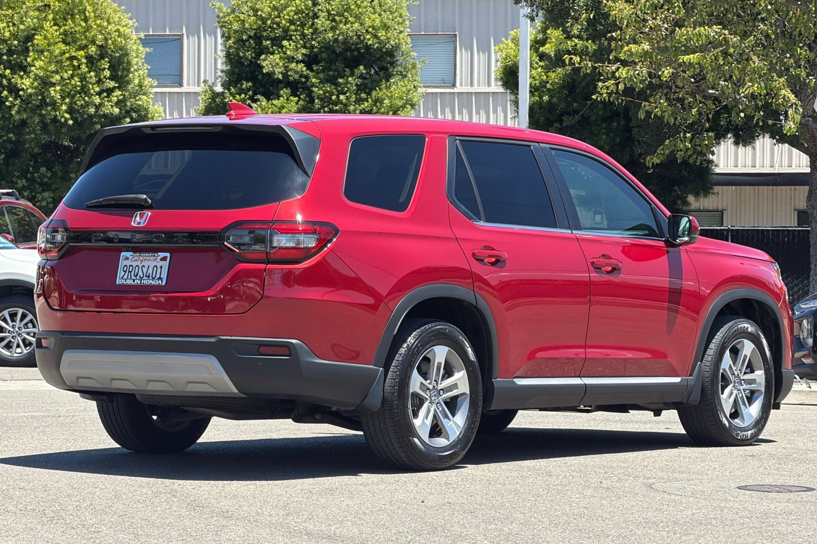 Certified 2025 Honda Pilot EX-L image 4