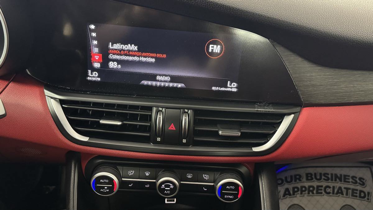 Used 2019 Alfa Romeo Giulia Ti AWD/4WD image 21