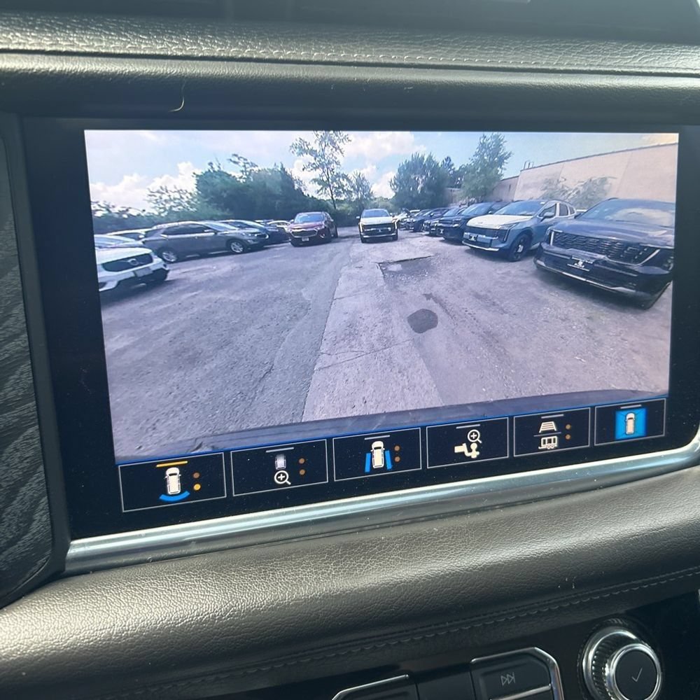 Used 2021 GMC Yukon Denali AWD/4WD image 13