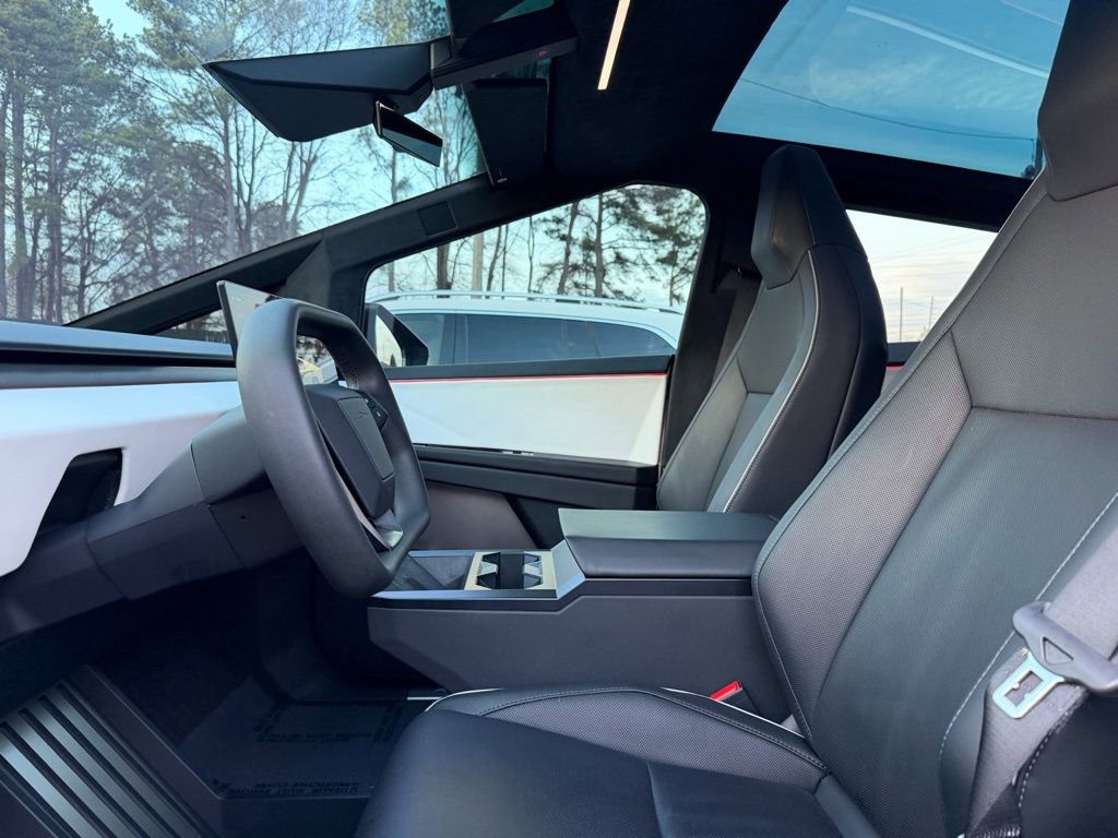 Used 2024 Tesla Cybertruck AWD Crew Cab image 10