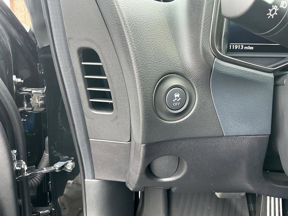 Certified 2024 Nissan Z Performance w/ Floor Mat Package image 13