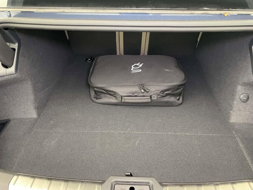 New 2025 Porsche Taycan image 20