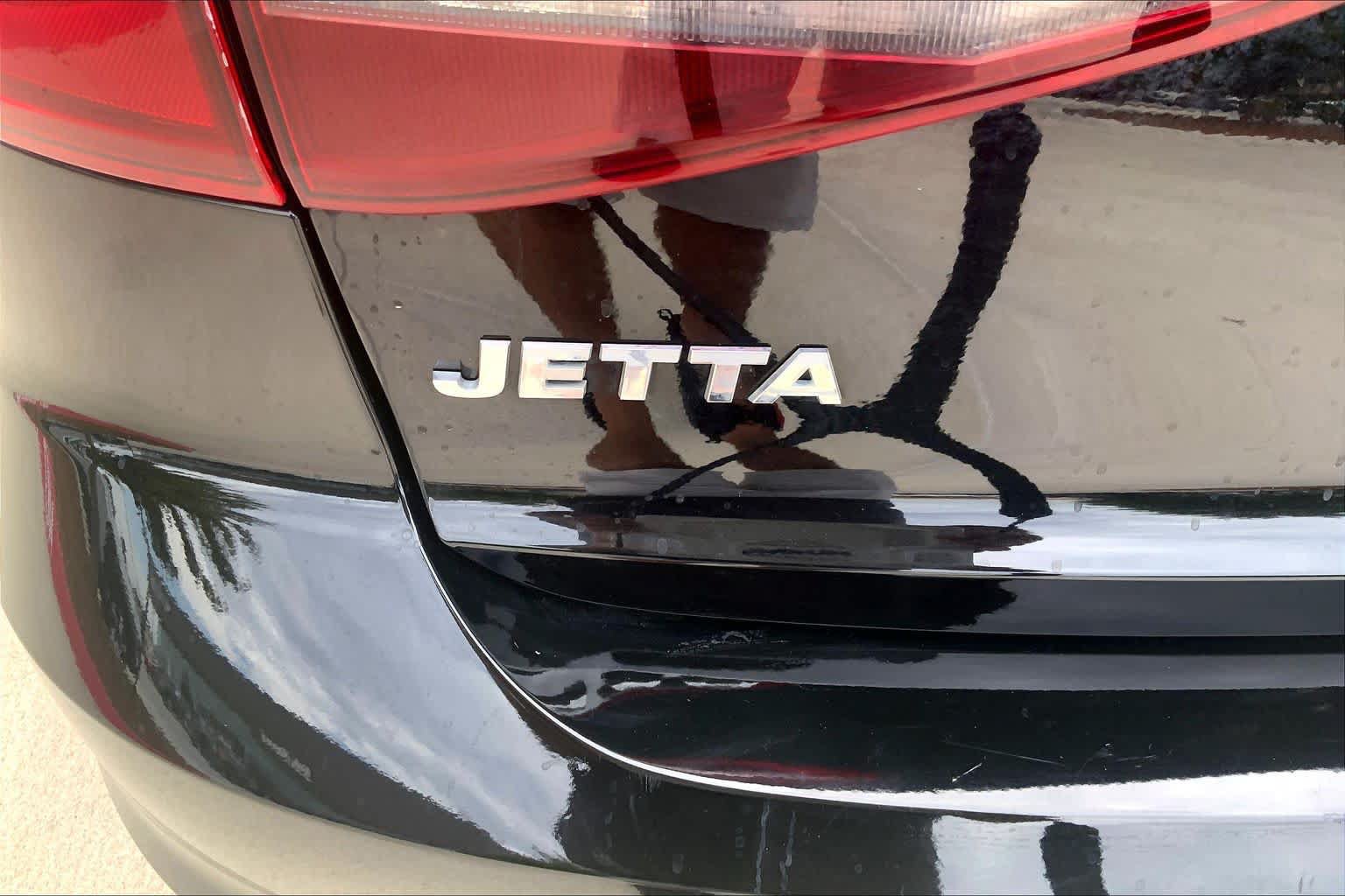 Used 2016 Volkswagen Jetta Sport FWD image 32