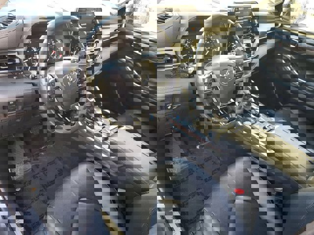 Used 2020 Toyota Highlander Limited image 12