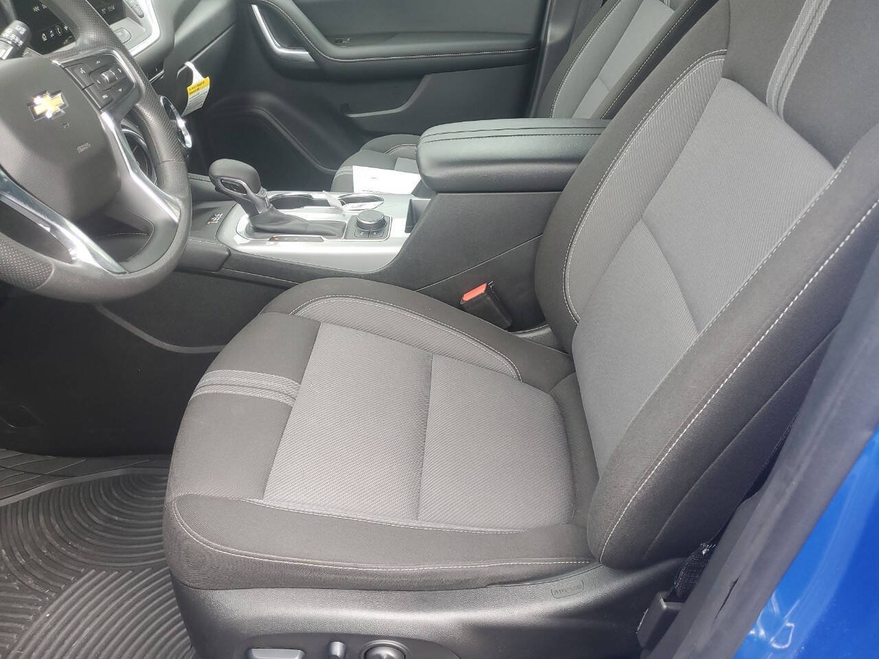 Used 2024 Chevrolet Blazer LT w/ Convenience Package FWD image 9