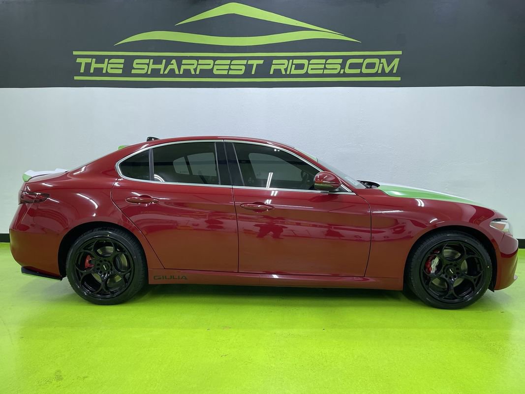 Used 2017 Alfa Romeo Giulia AWD image 11