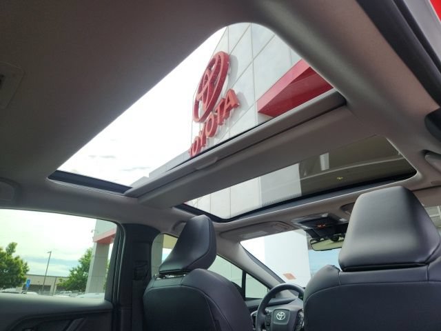 Used 2024 Toyota Prius XLE AWD/4WD image 24