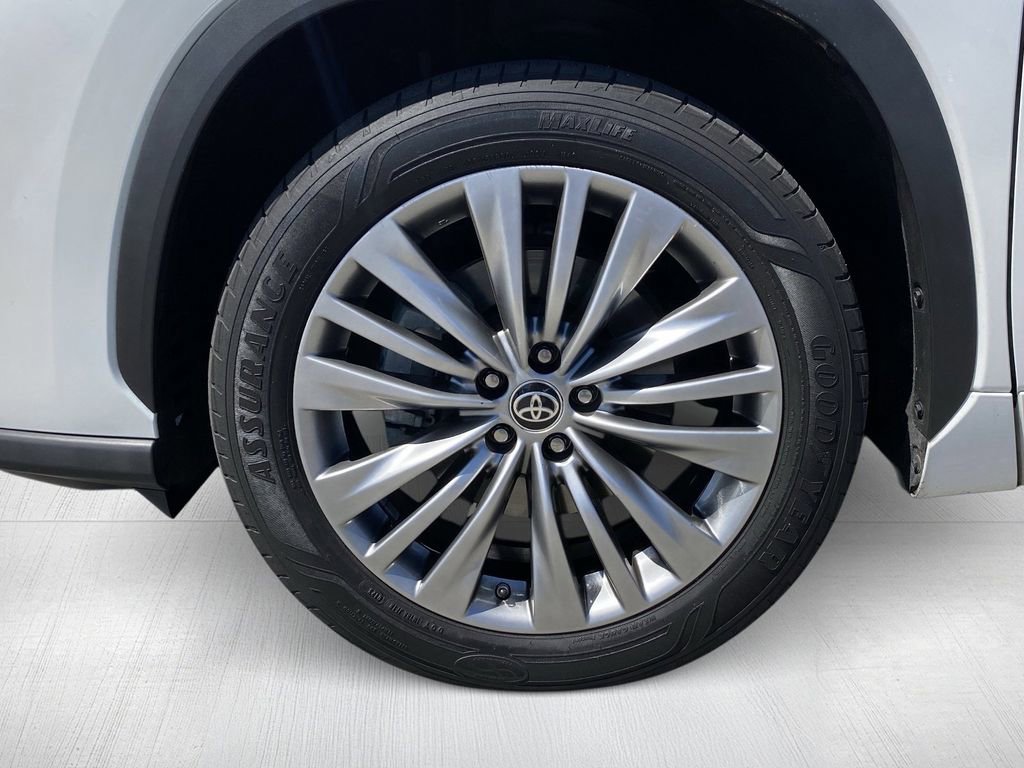 Certified 2021 Toyota Highlander Platinum FWD image 15