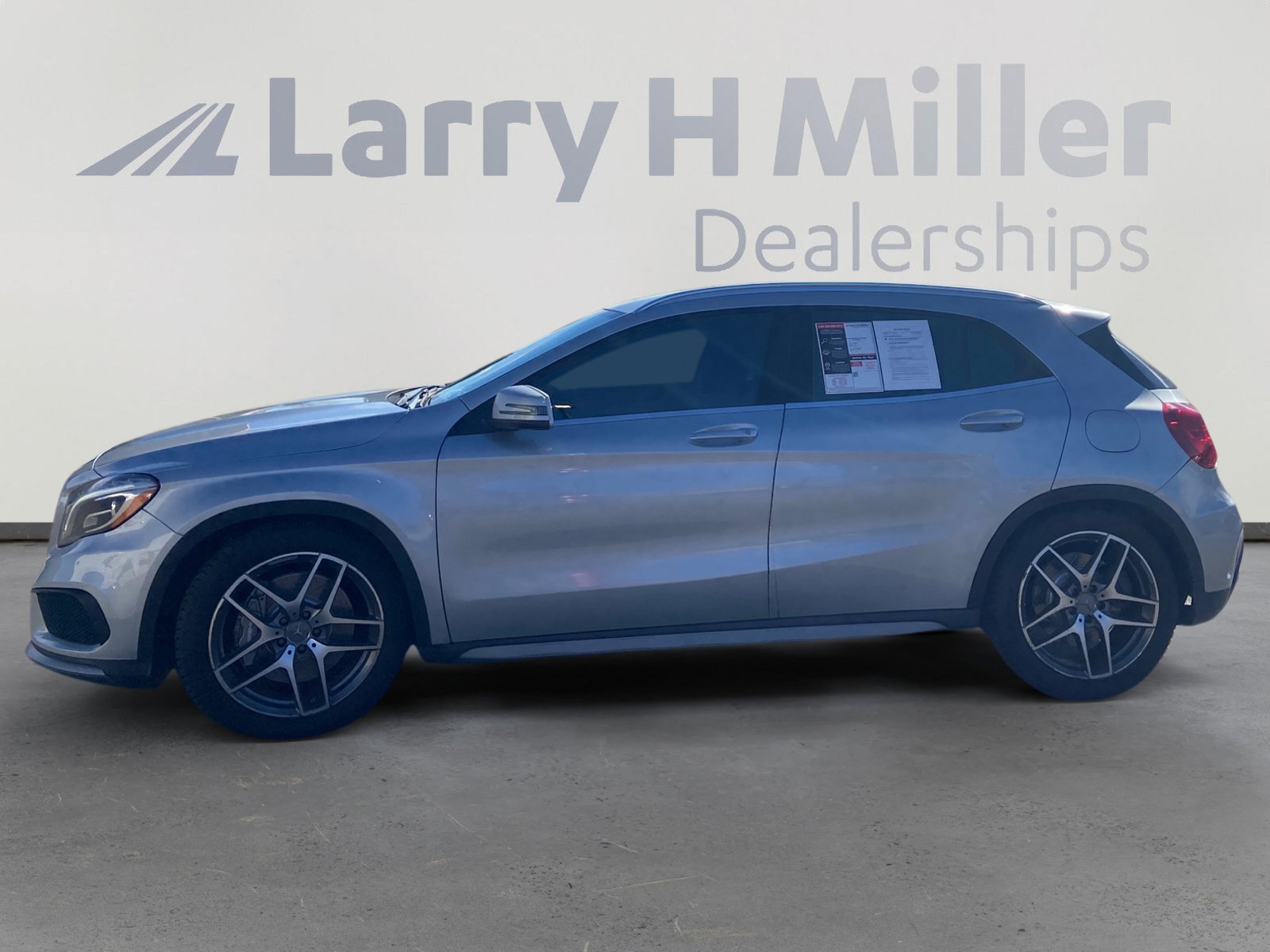 Used 2015 Mercedes-Benz GLA 45 AMG 4MATIC image 4