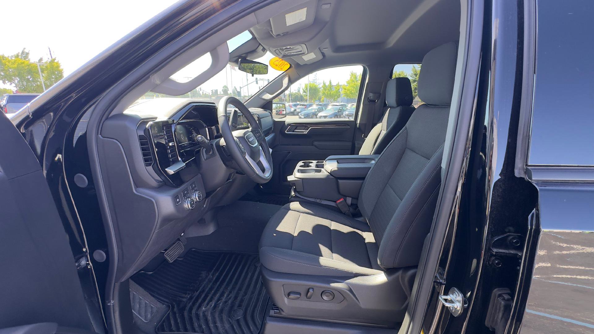 New 2025 GMC Sierra 1500 Elevation image 15