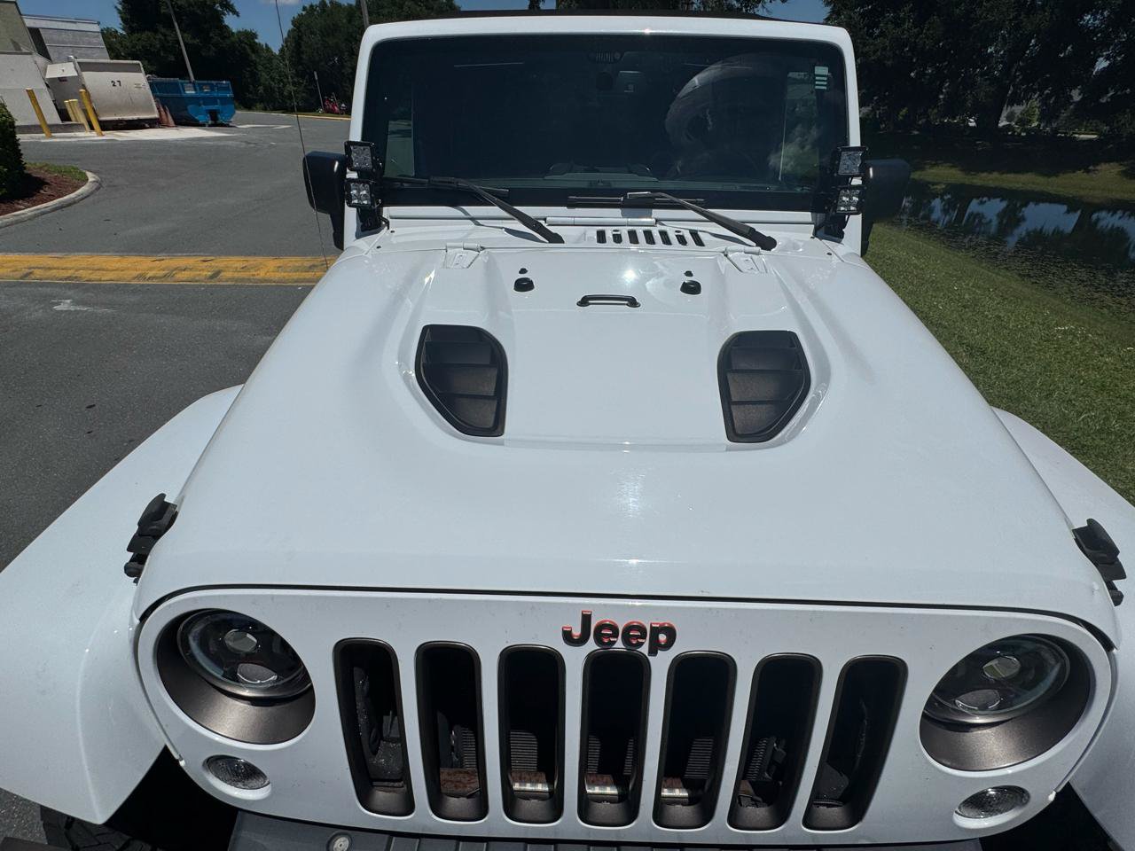 Used 2016 Jeep Wrangler Unlimited Sahara AWD/4WD image 22