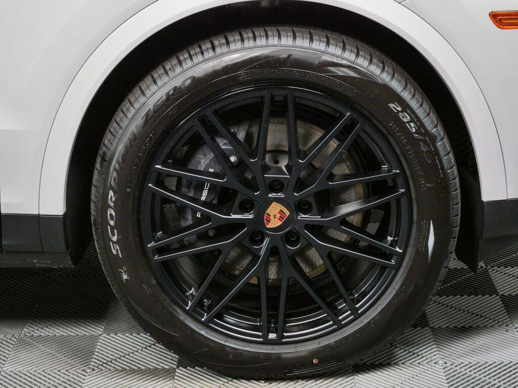 New 2026 Porsche Cayenne AWD/4WD image 39