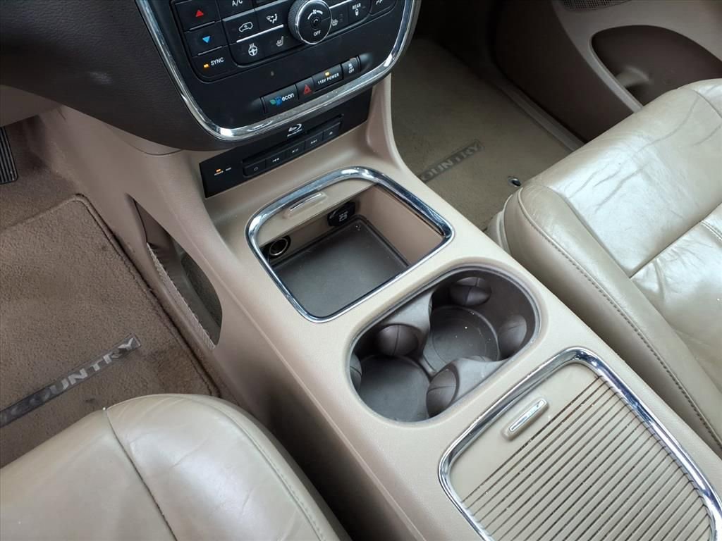 Used 2016 Chrysler Town & Country Limited Platinum image 24