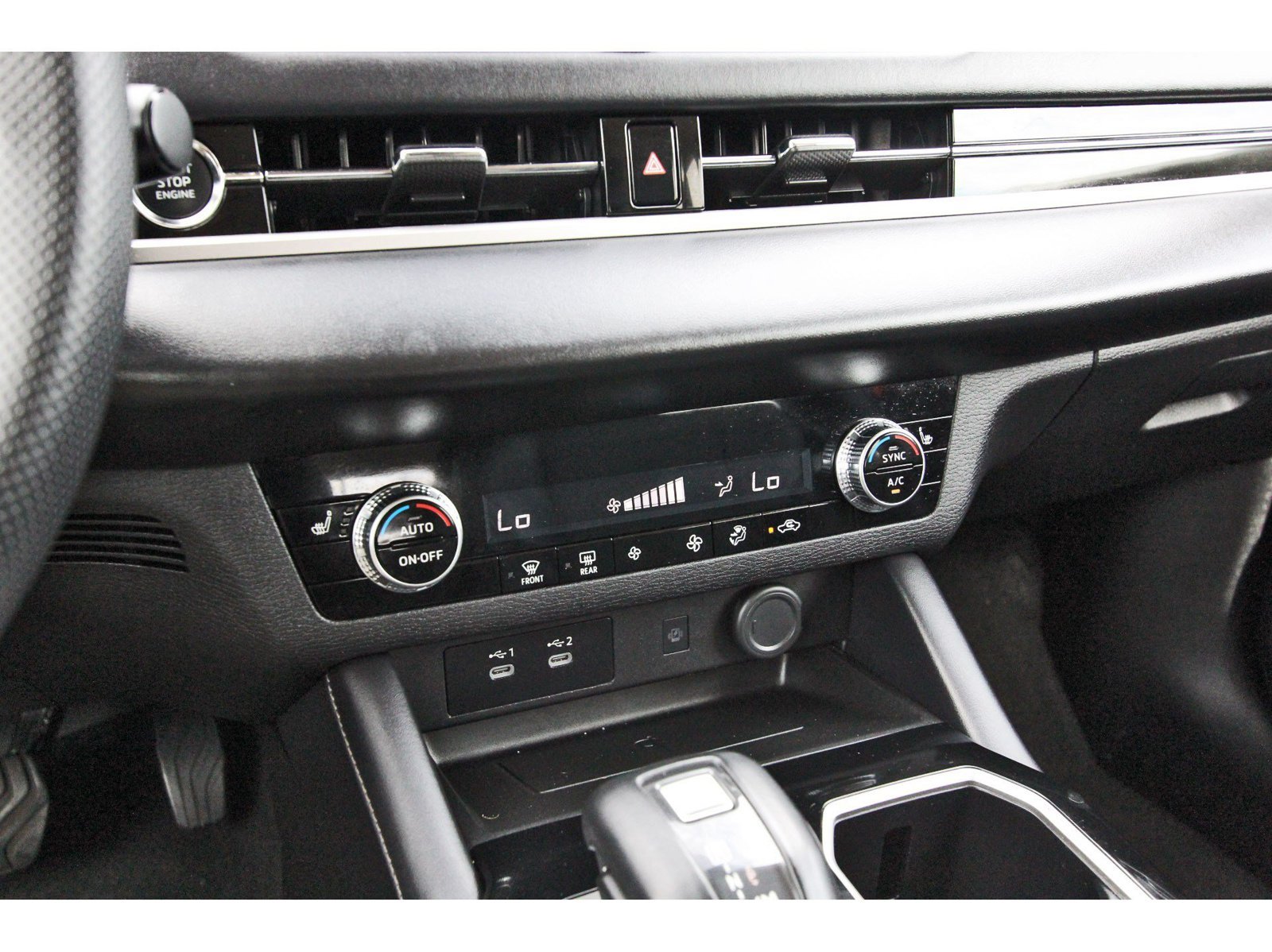 Used 2025 Mitsubishi Outlander SE FWD image 29