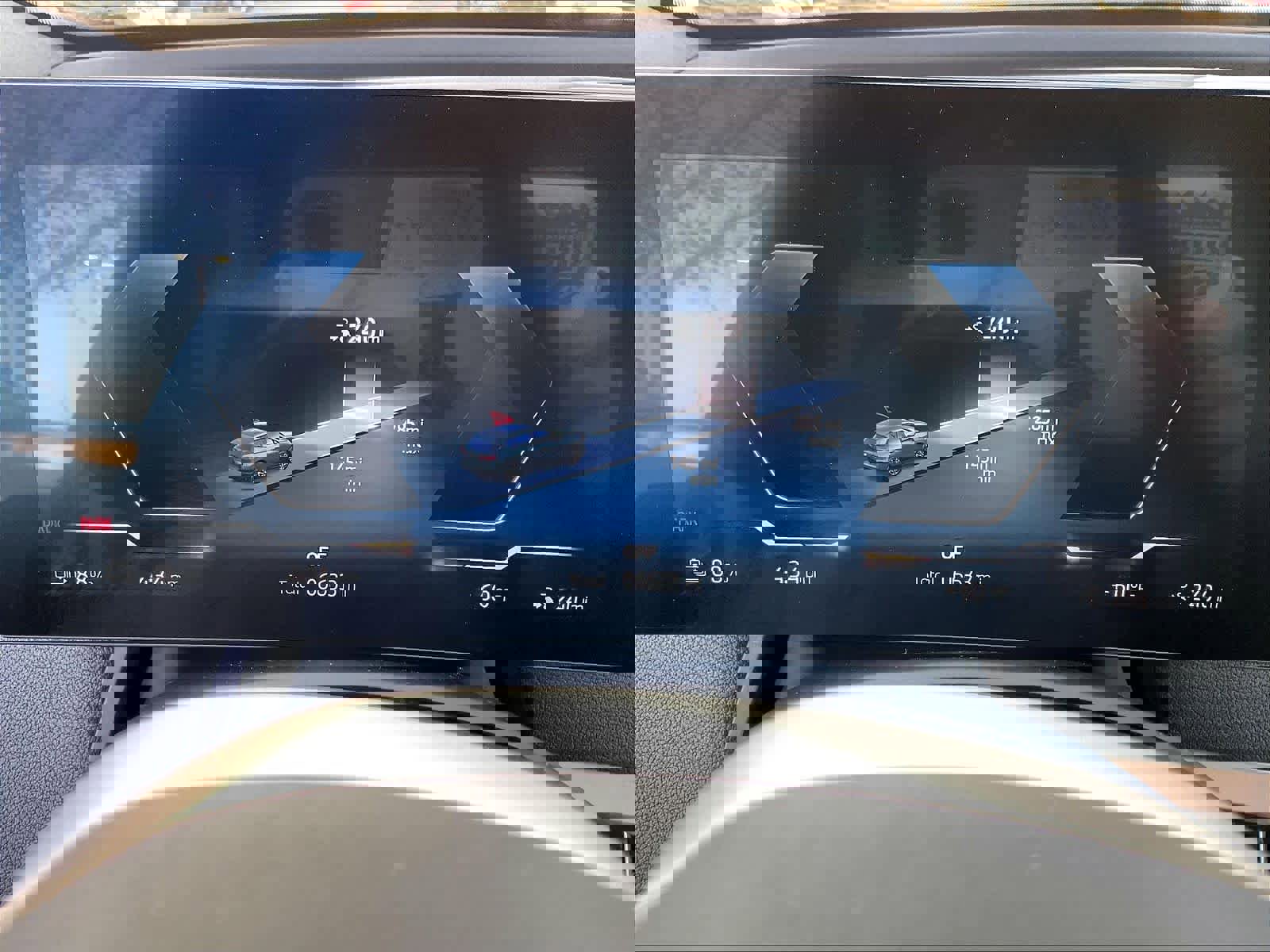 Used 2025 BMW iX xDrive50 w/ Convenience Package image 20