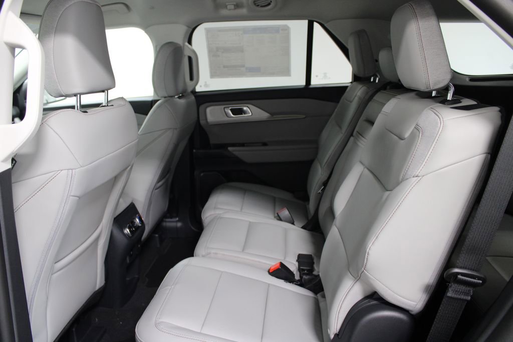New 2026 Ford Explorer Active RWD image 21
