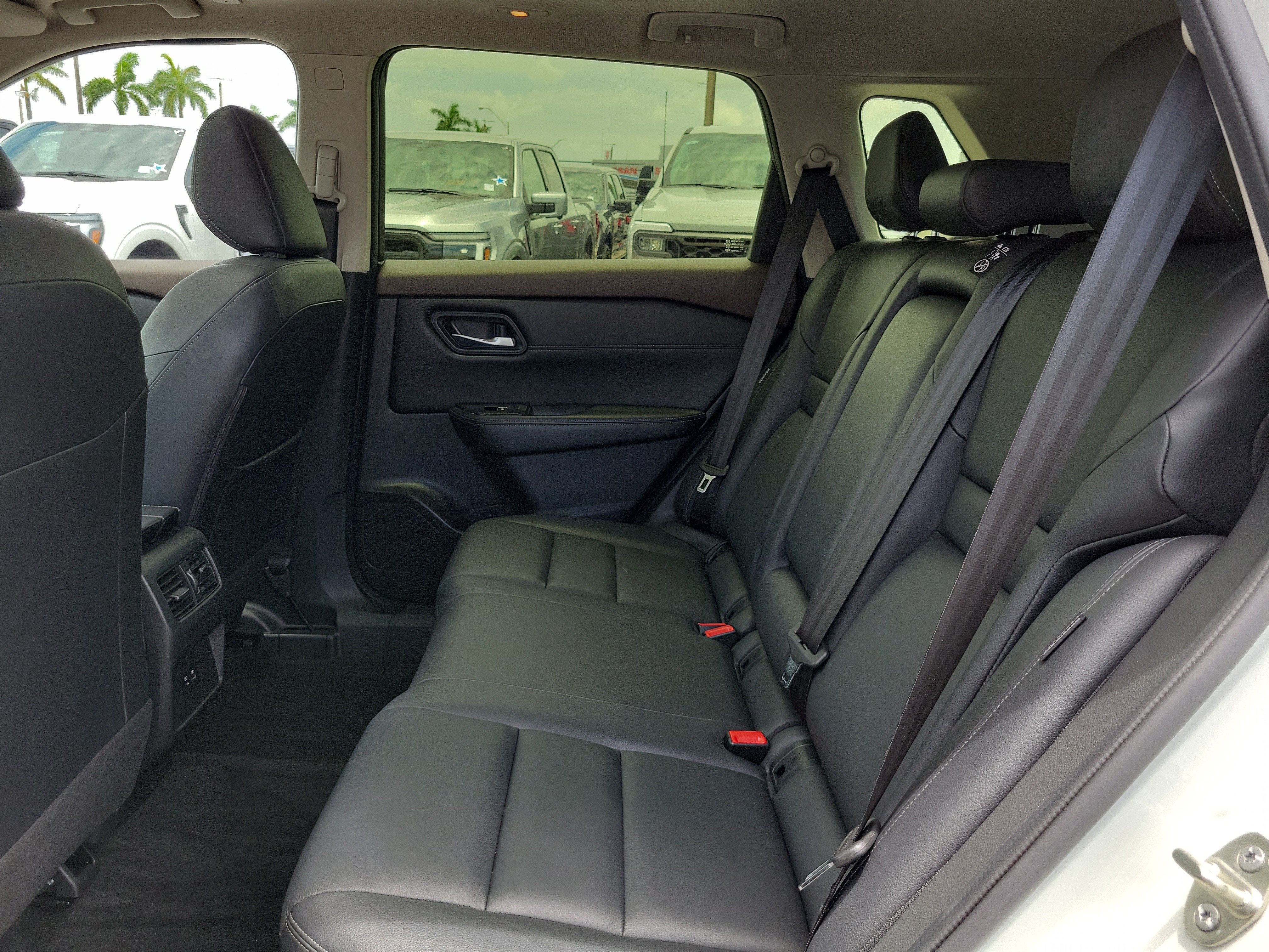 Used 2023 Nissan Rogue SL AWD/4WD image 12