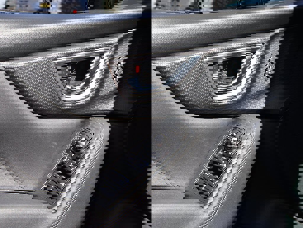 Used 2024 Subaru Forester Touring w/ Convenience Package image 23