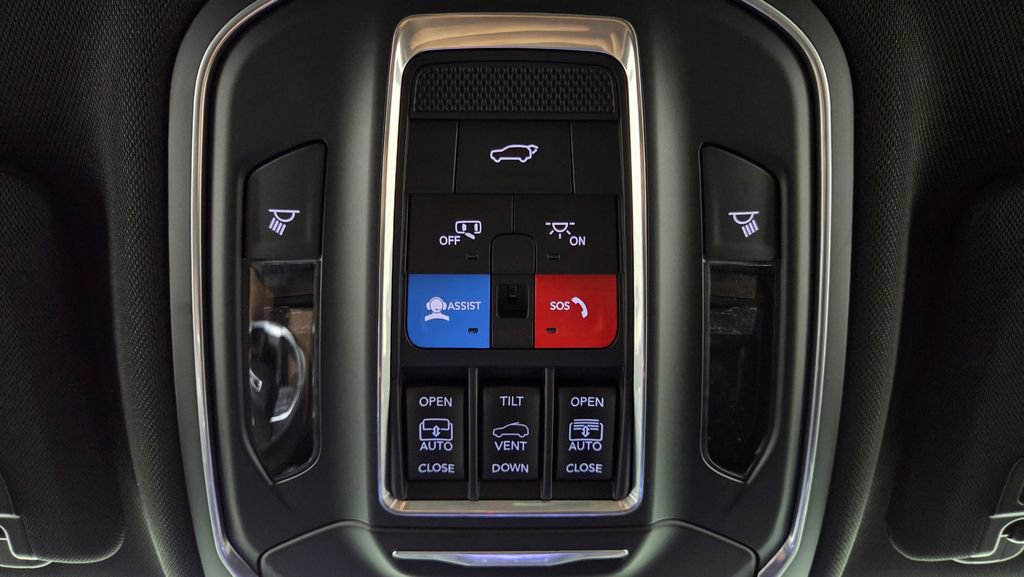 New 2025 Jeep Grand Cherokee Limited w/ Trailer Tow Package AWD/4WD image 30