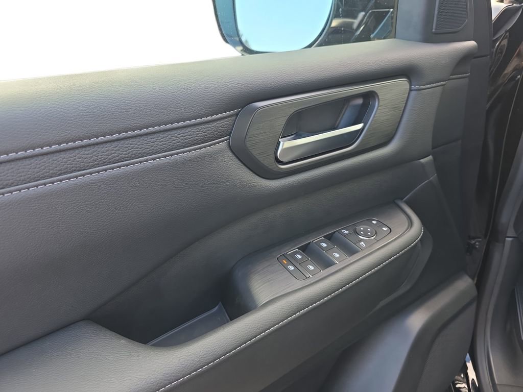 New 2026 Nissan Armada SV image 18