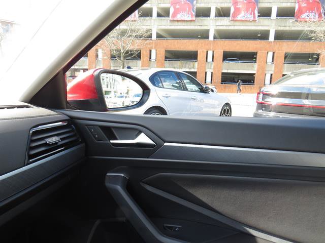 Used 2023 Volkswagen Jetta SE w/ Panoramic Sunroof Package image 17