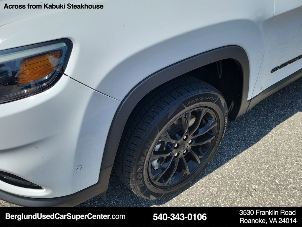 Used 2023 Jeep Cherokee Altitude Lux image 9