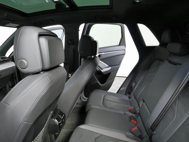 Used 2023 Audi Q3 2.0T Premium w/ Convenience Package AWD/4WD image 20