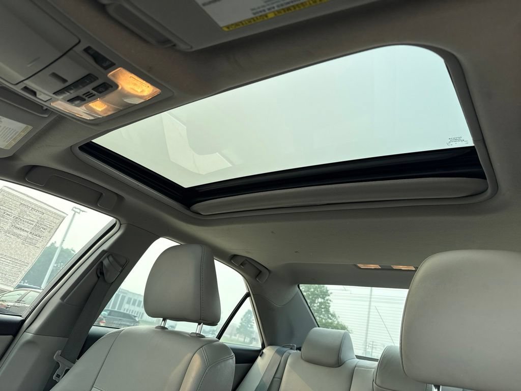 Used 2012 Toyota Camry XLE w/ Leather Pkg FWD image 9