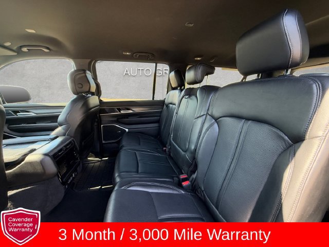 Used 2024 Jeep Wagoneer L Series II w/ Flexible Seating Group RWD image 22
