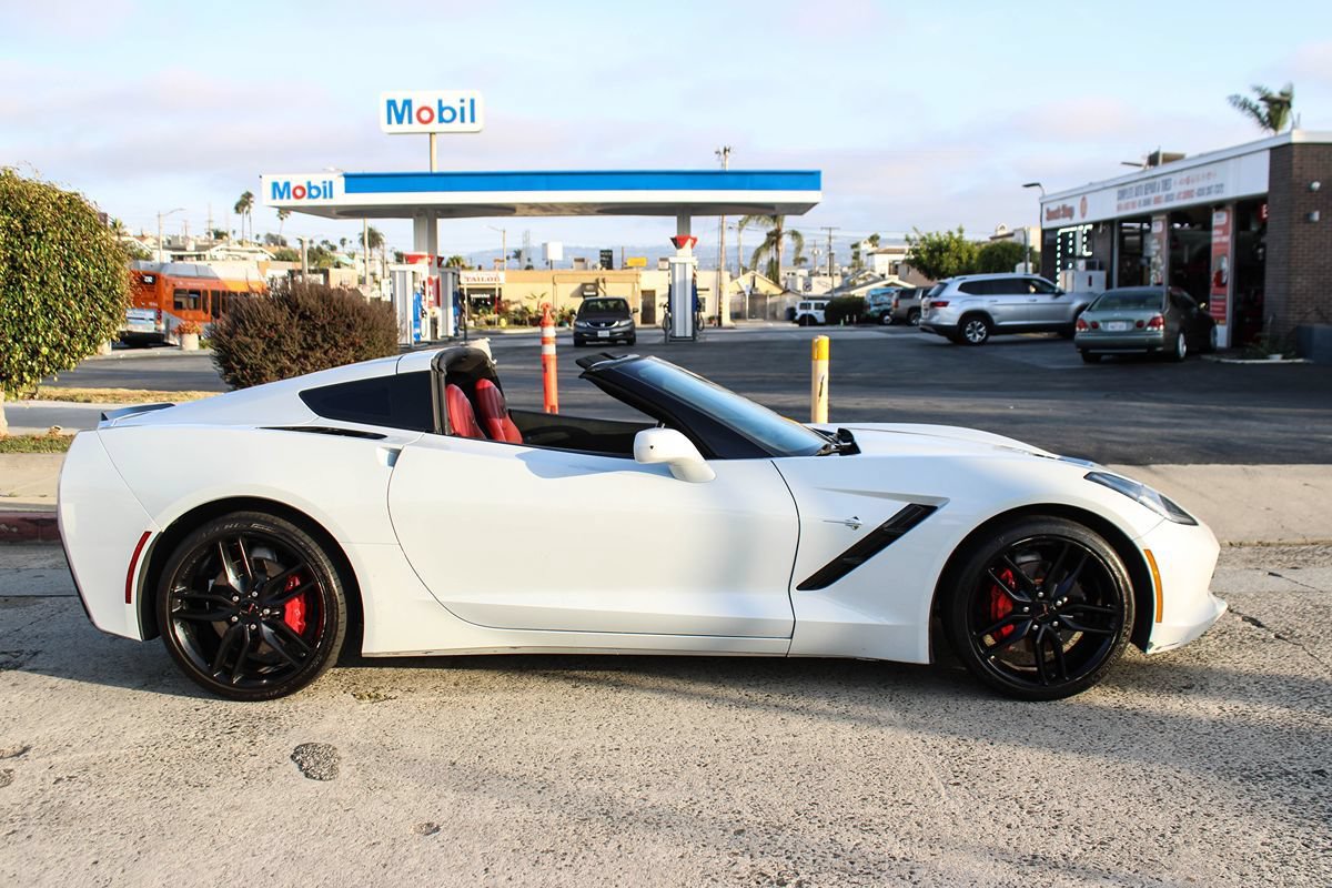 Used 2019 Chevrolet Corvette Stingray Coupe w/ 1LT RWD image 7