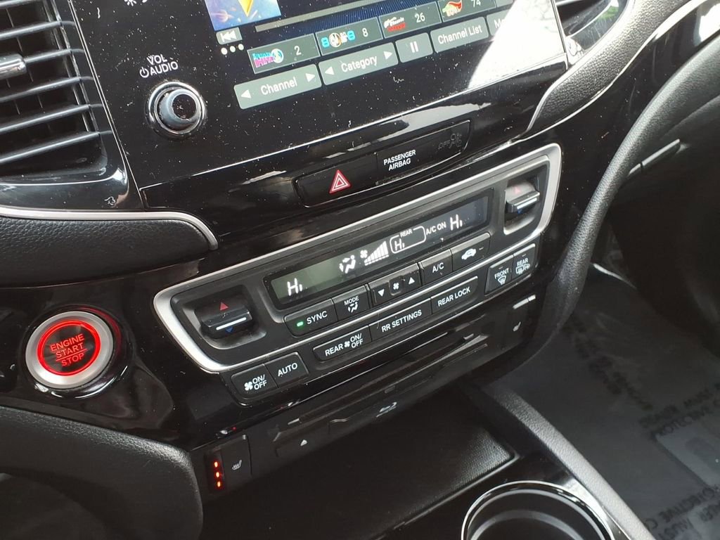 Used 2019 Honda Pilot Touring image 11
