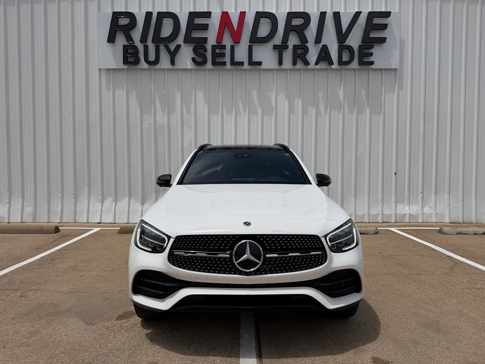 Used 2022 Mercedes-Benz GLC 300 4MATIC w/ AMG Line image 10