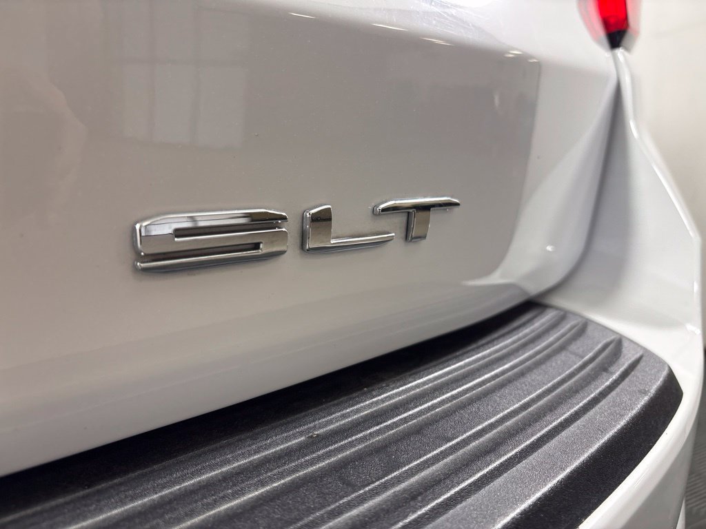 Used 2024 GMC Yukon SLT w/ SLT Luxury Package RWD image 10