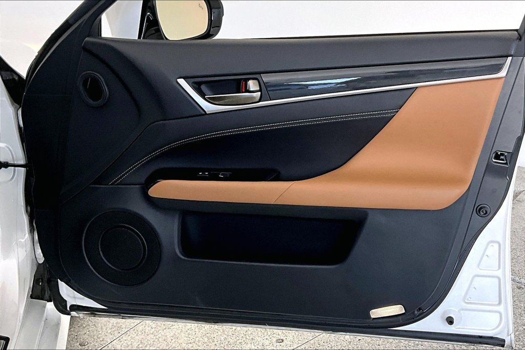 Used 2017 Lexus GS 200t RWD image 22