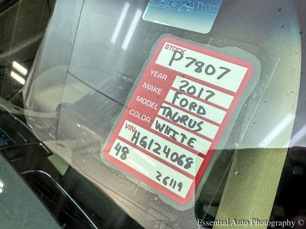 Used 2017 Ford Taurus Limited image 30