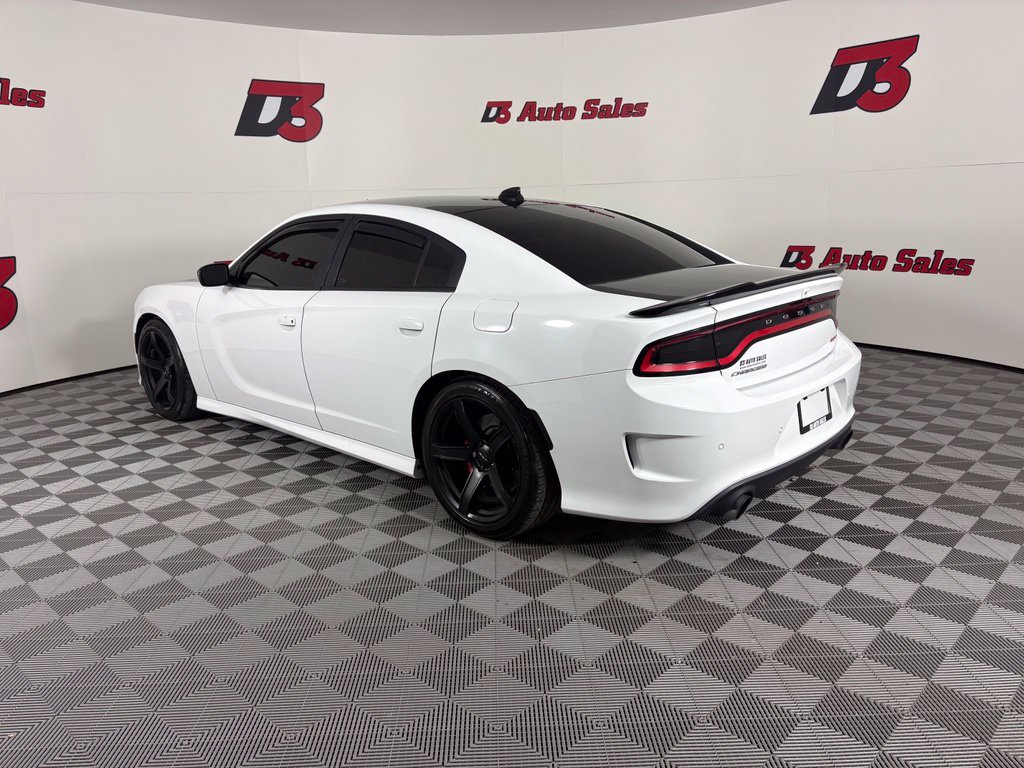 Used 2017 Dodge Charger SRT w/ Harman/Kardon Audio Group RWD image 5