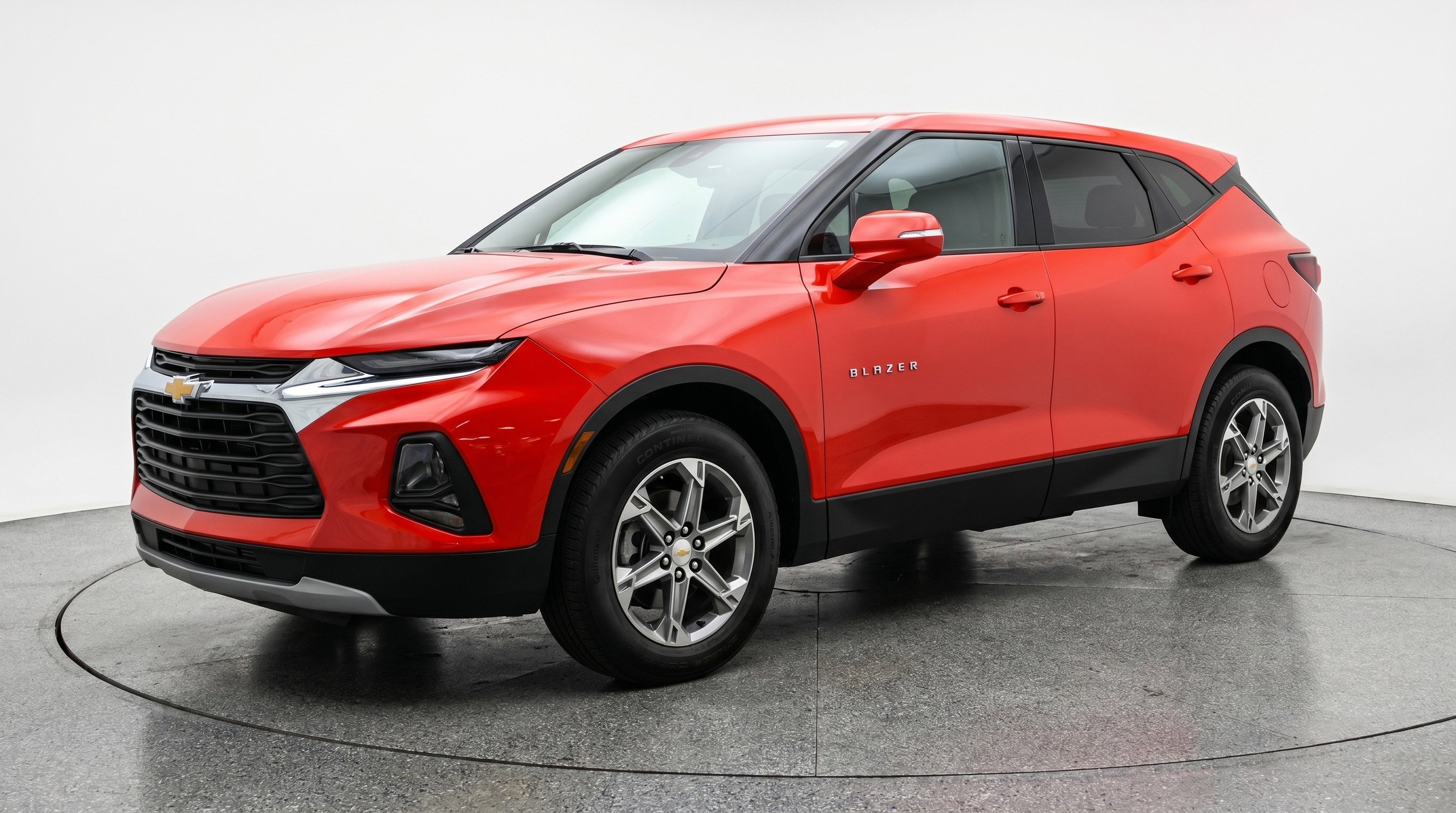 Used 2025 Chevrolet Blazer LT FWD image 3