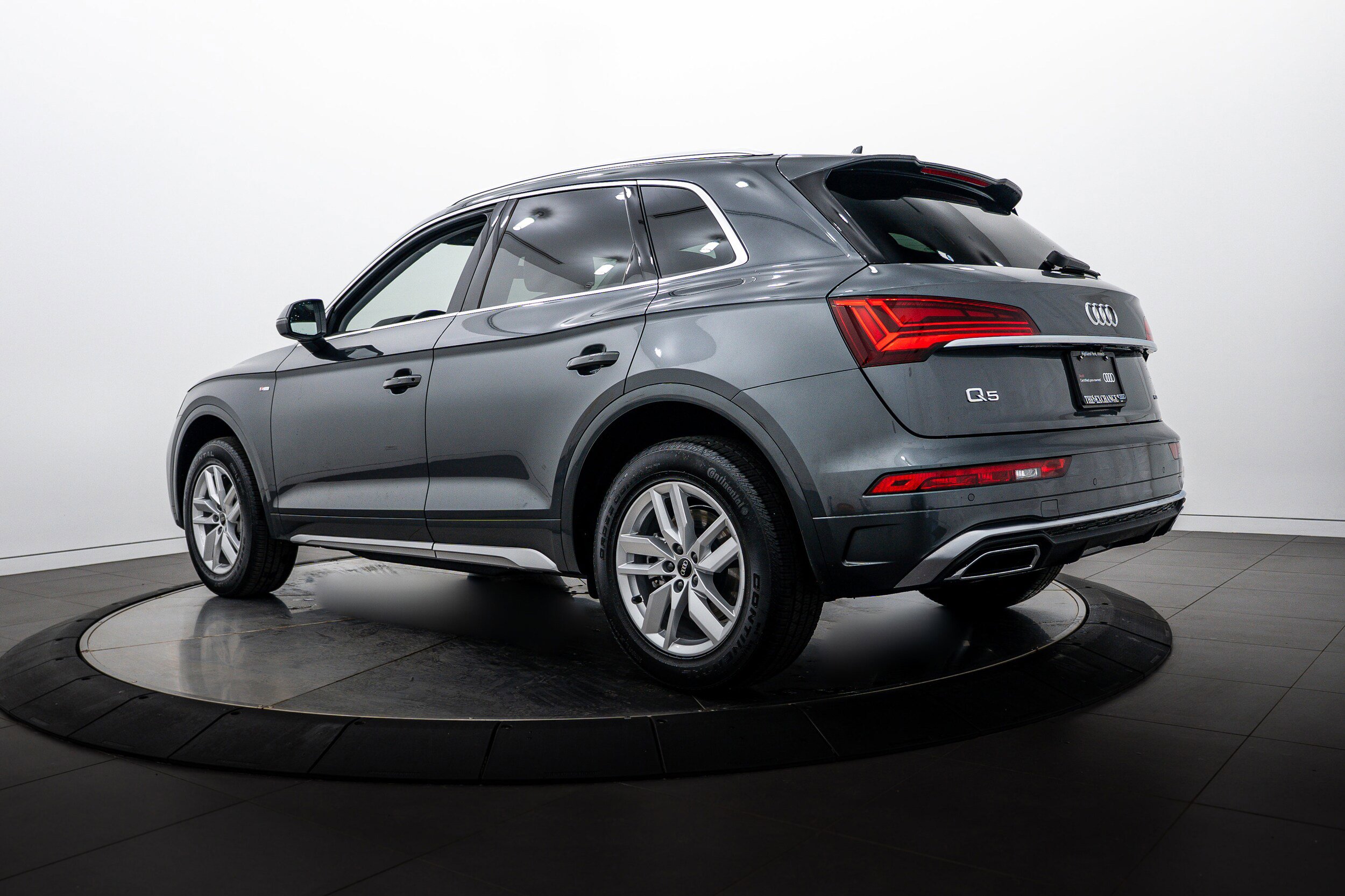 Certified 2023 Audi Q5 2.0T Premium w/ Convenience Package AWD/4WD image 5