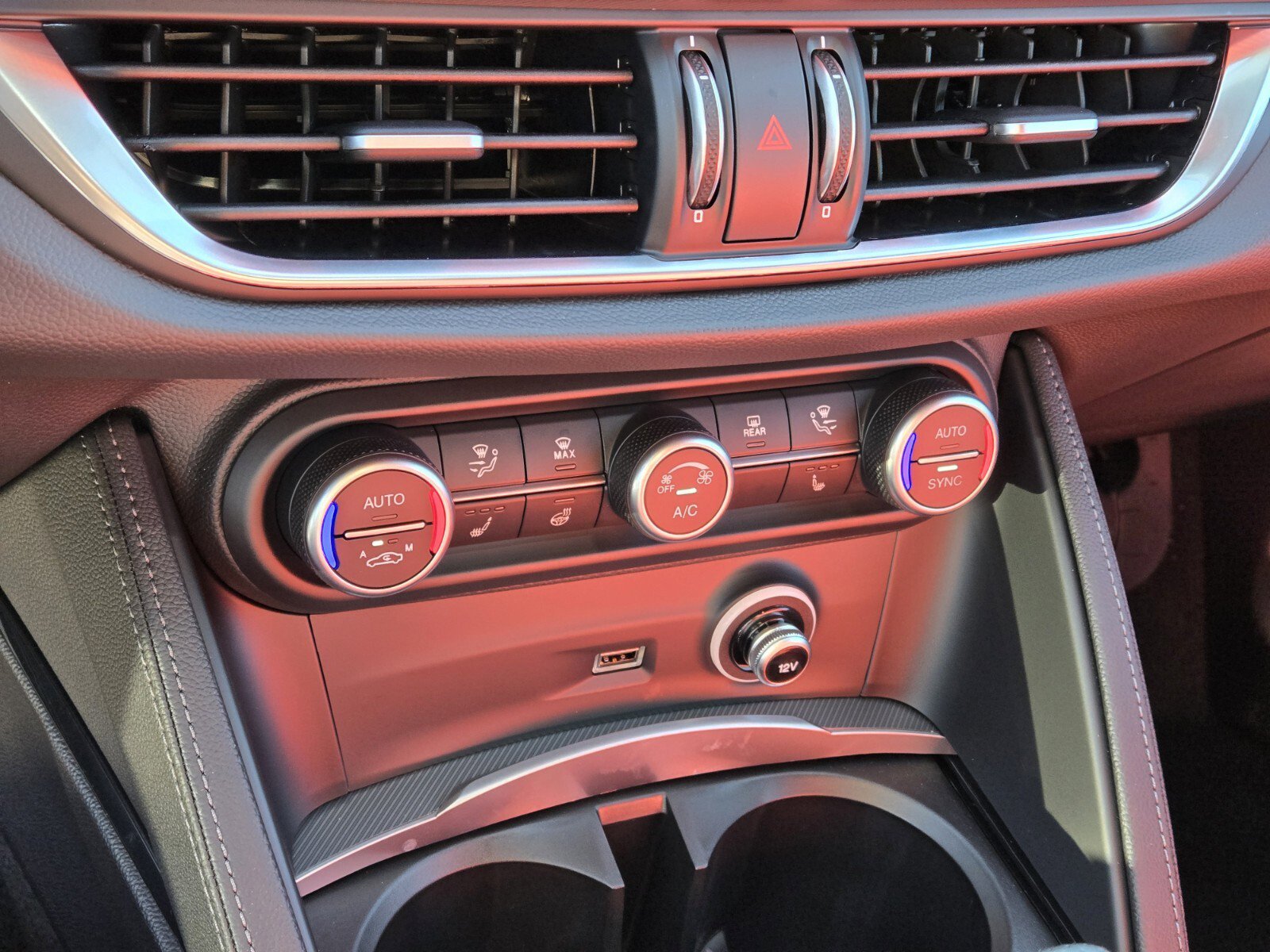 New 2025 Alfa Romeo Stelvio Sprint AWD/4WD image 16