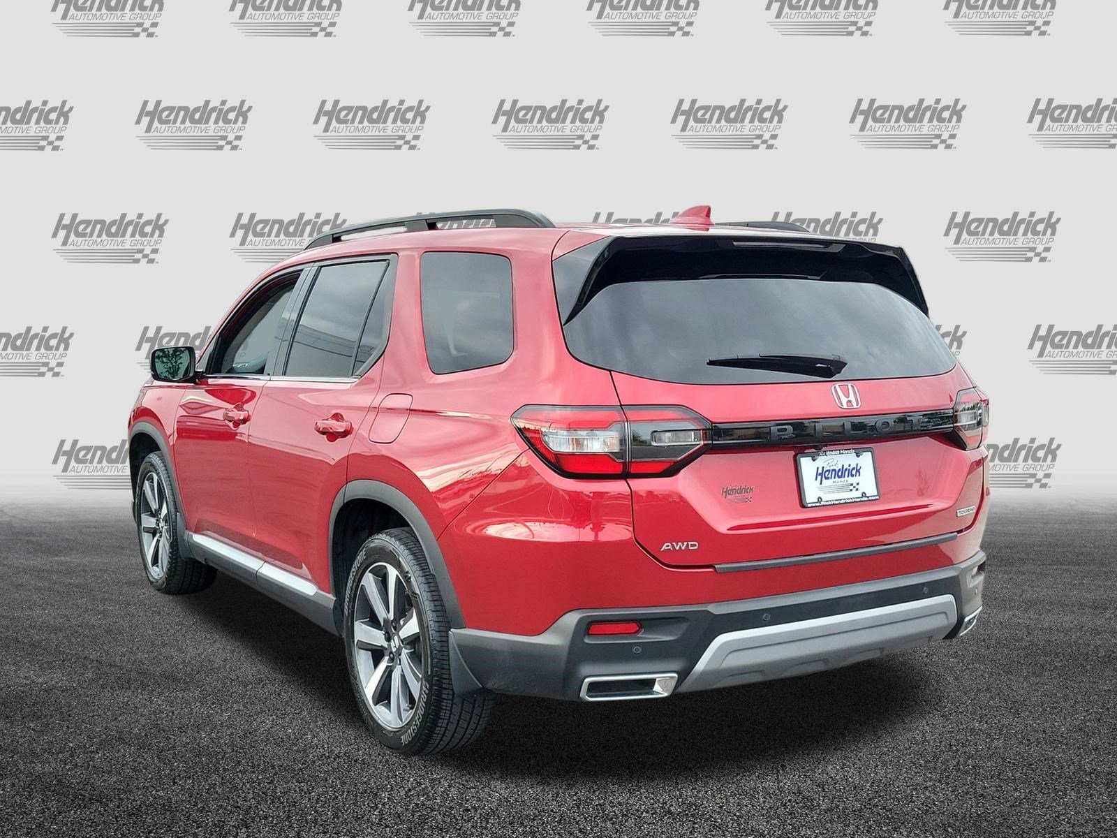Used 2023 Honda Pilot Touring image 5
