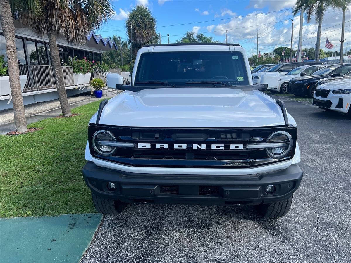Used 2024 Ford Bronco Outer Banks image 3