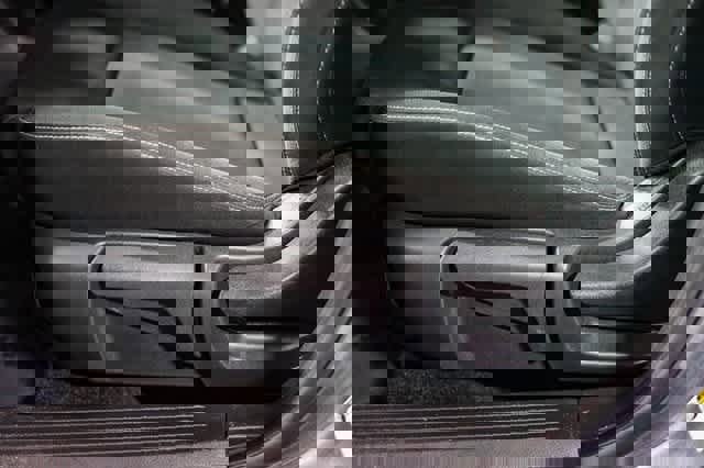 Used 2023 Nissan Rogue S image 19