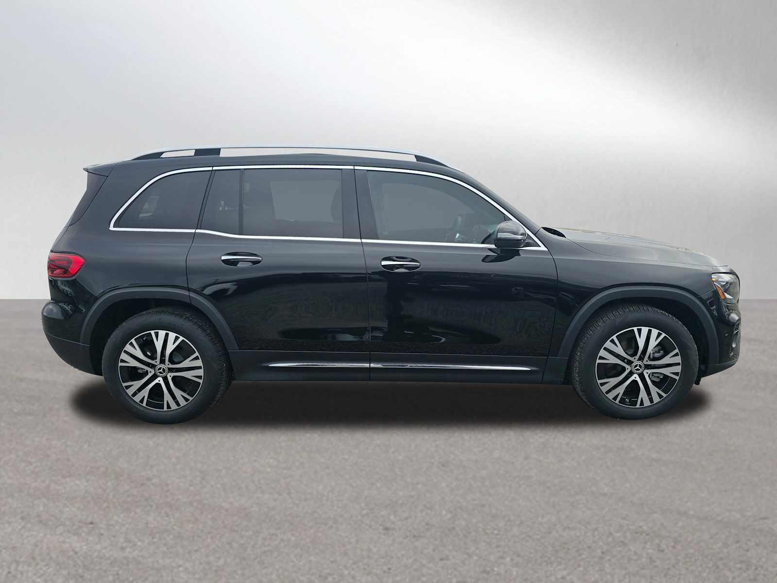 Used 2024 Mercedes-Benz GLB 250 image 6