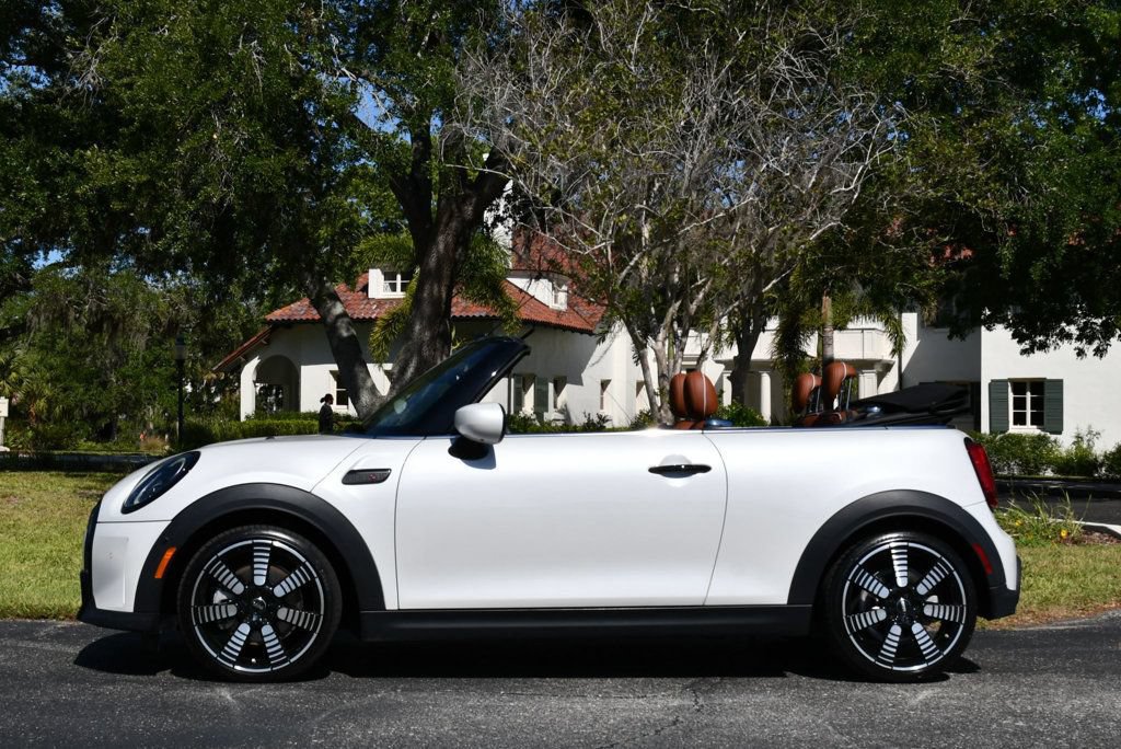 Used 2023 MINI Cooper S FWD image 3