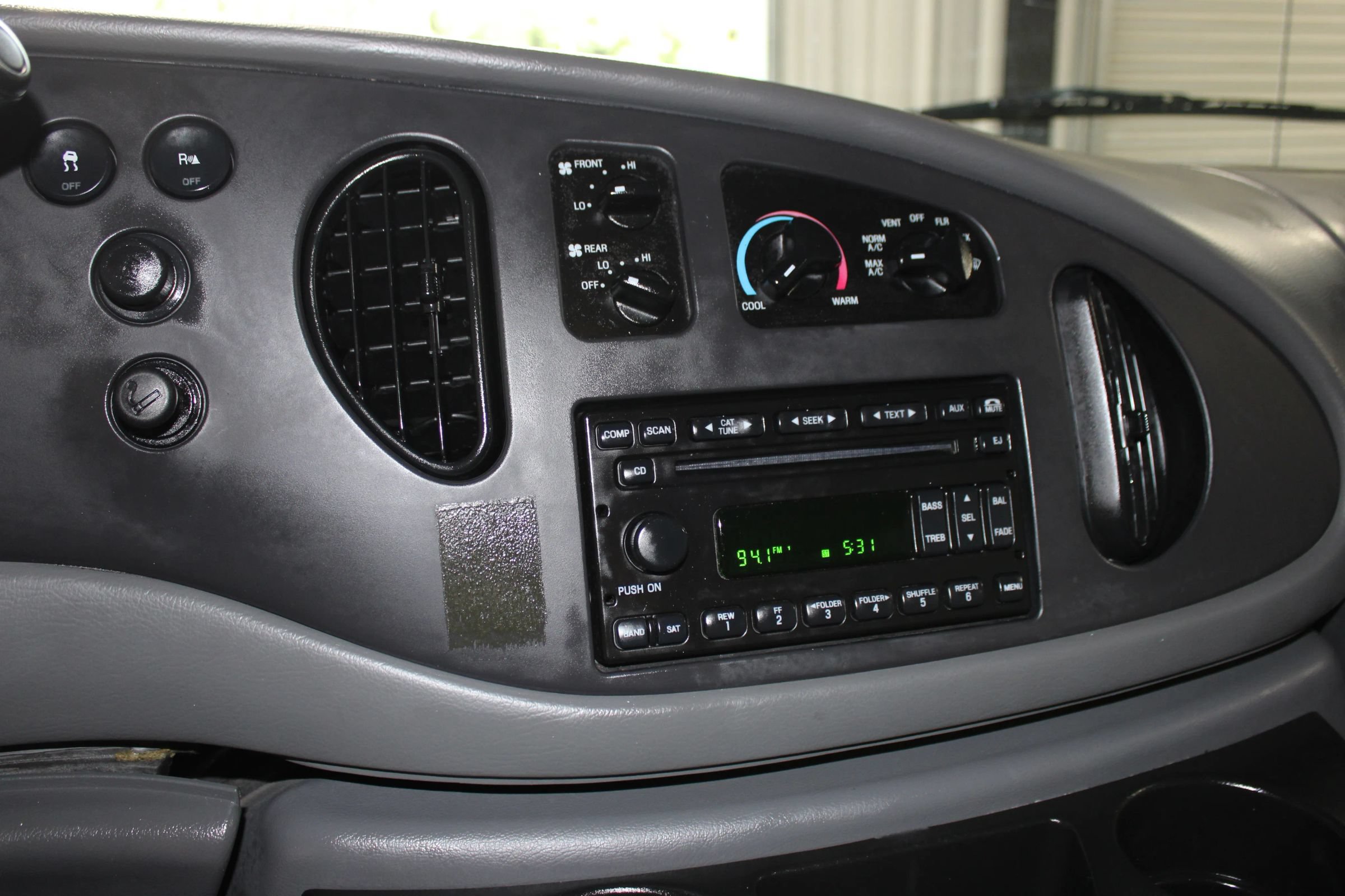 Used 2008 Ford E-350 and Econoline 350 XL RWD image 15