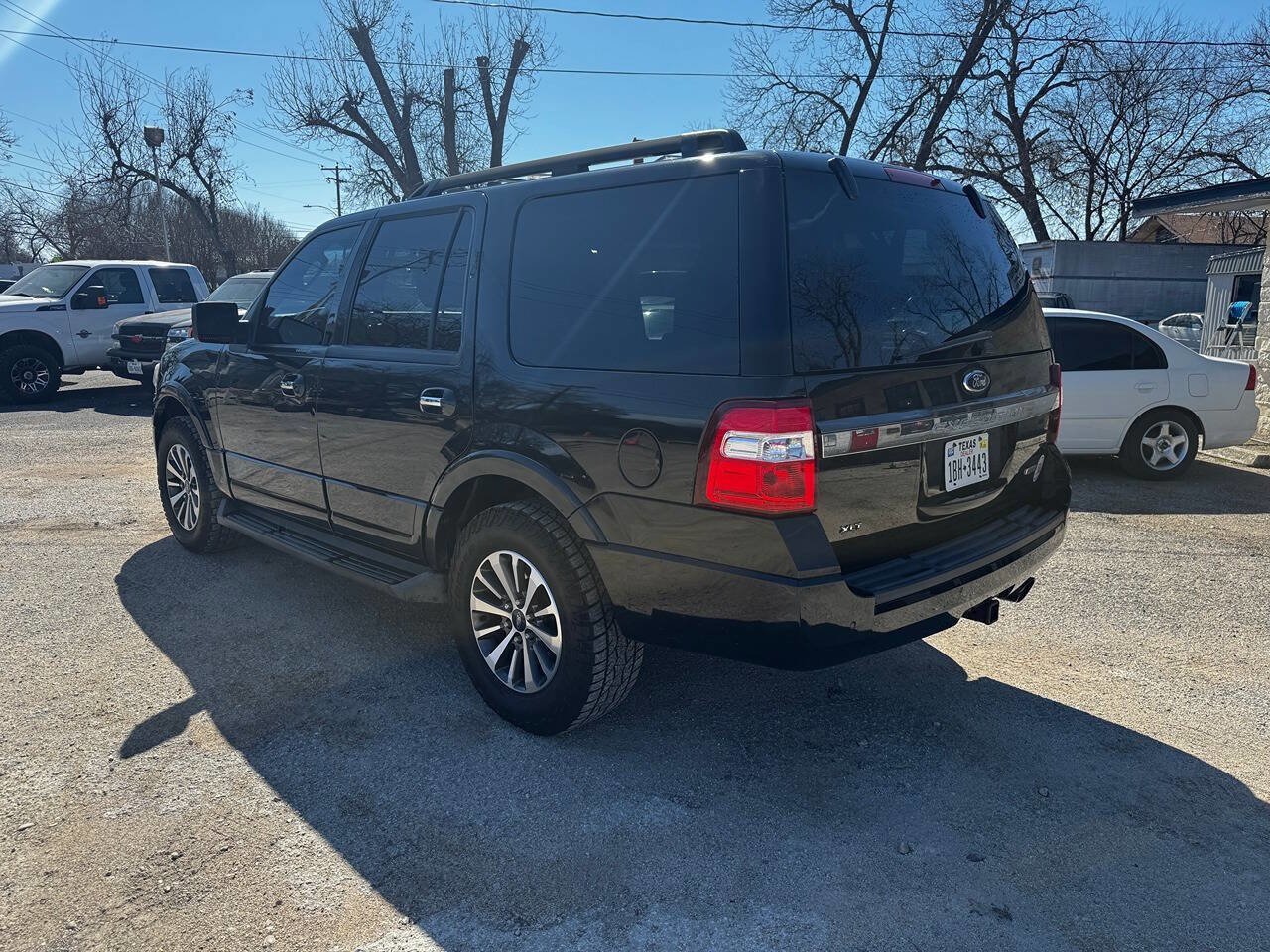 Used 2015 Ford Expedition XLT w/ Equipment Group 202A image 3