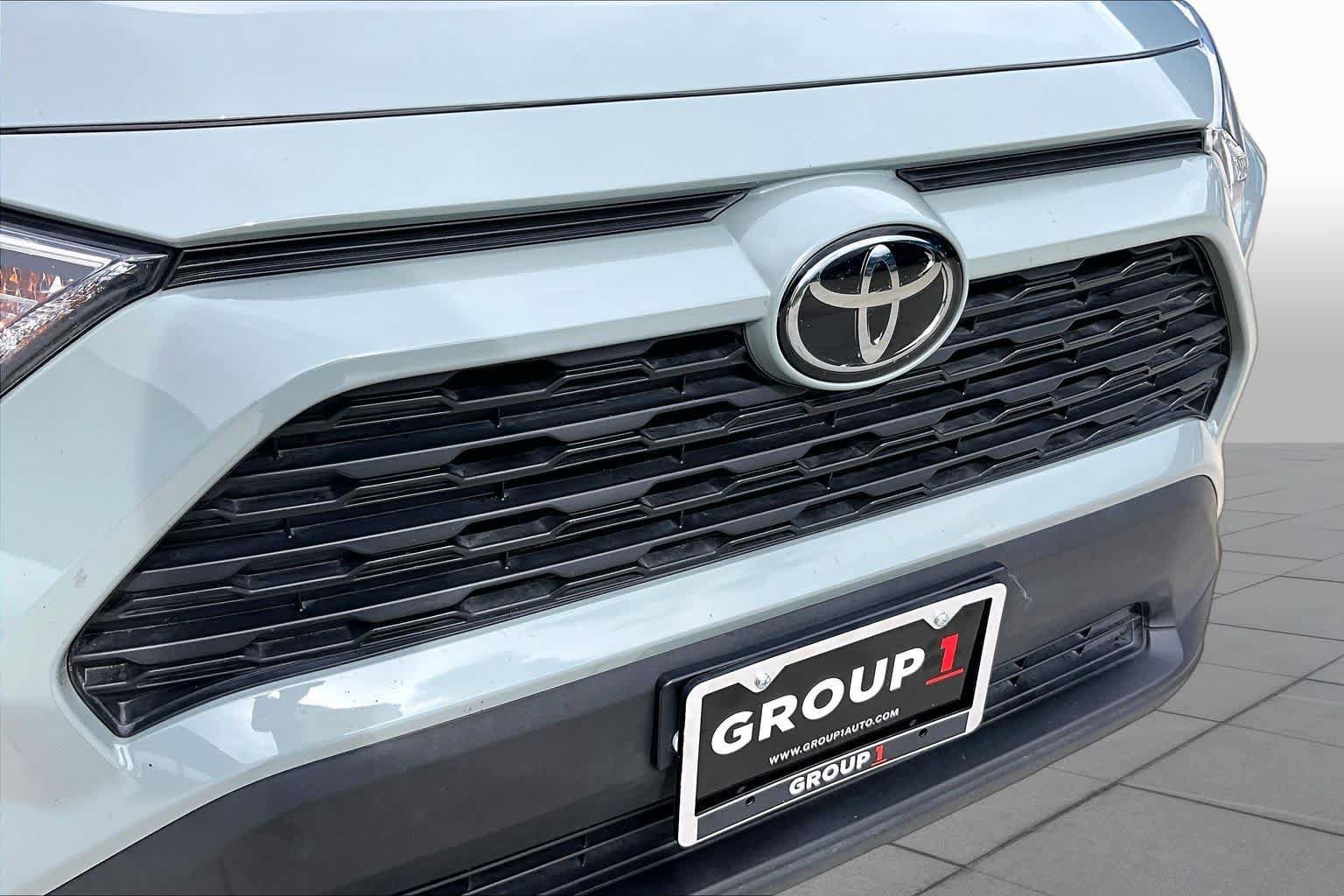 Used 2019 Toyota RAV4 XLE FWD image 30