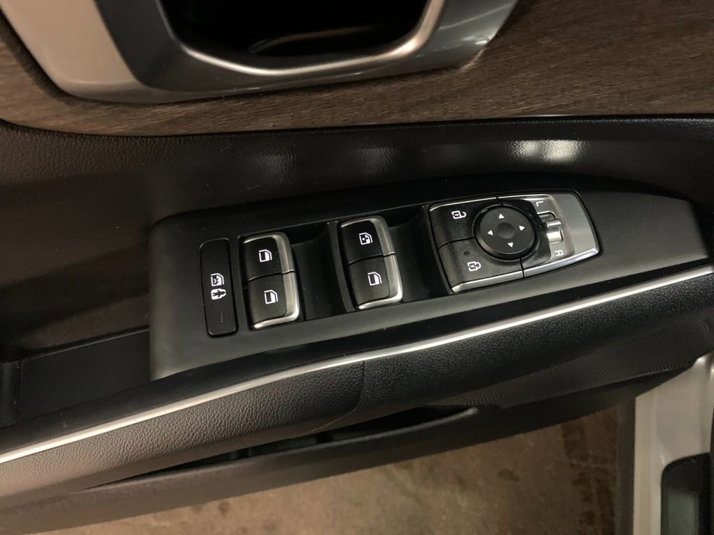 Used 2023 Kia Sorento EX w/ Panoramic Sunroof Package FWD image 13